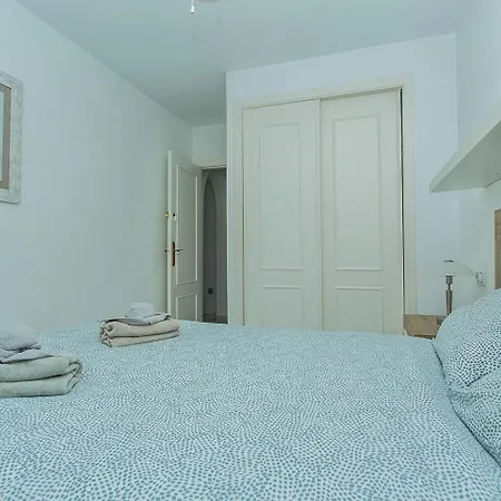 078 Views- Alicante *